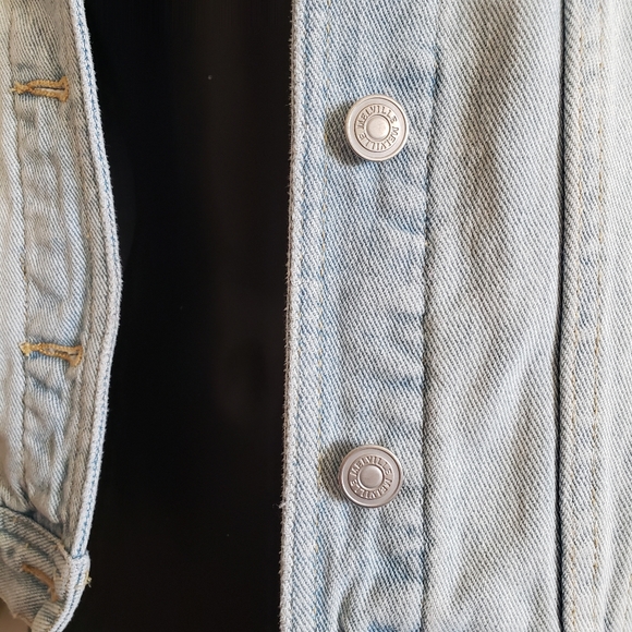 Brandy Melville Denim Jacket - Picture 6 of 10